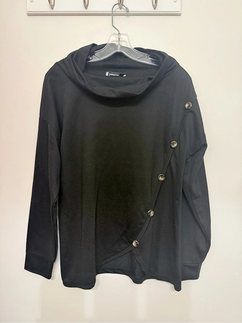 Jasambac Women's Asymmetrical Black shirt Like New